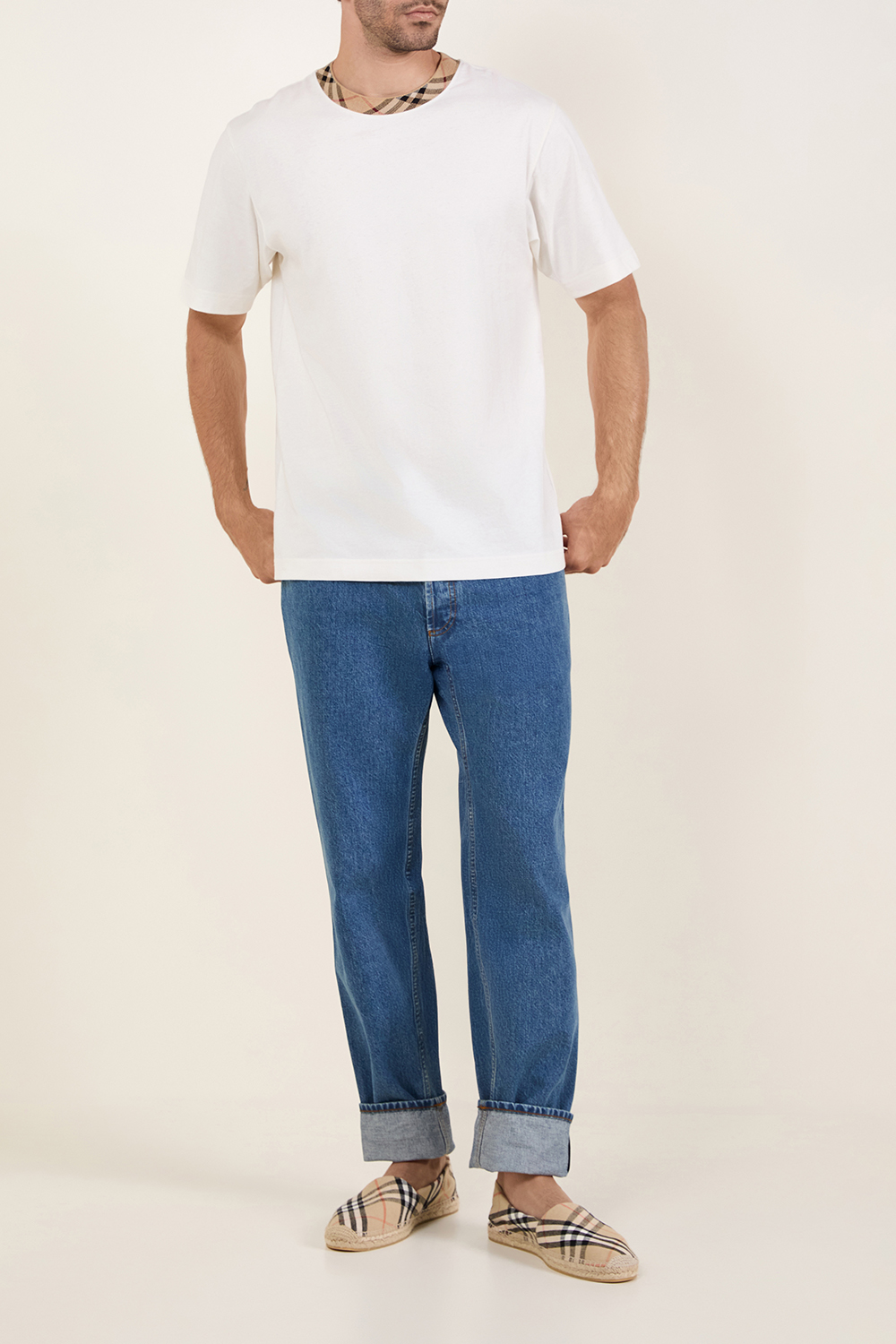 חולצת טי עם צווארון משבצות